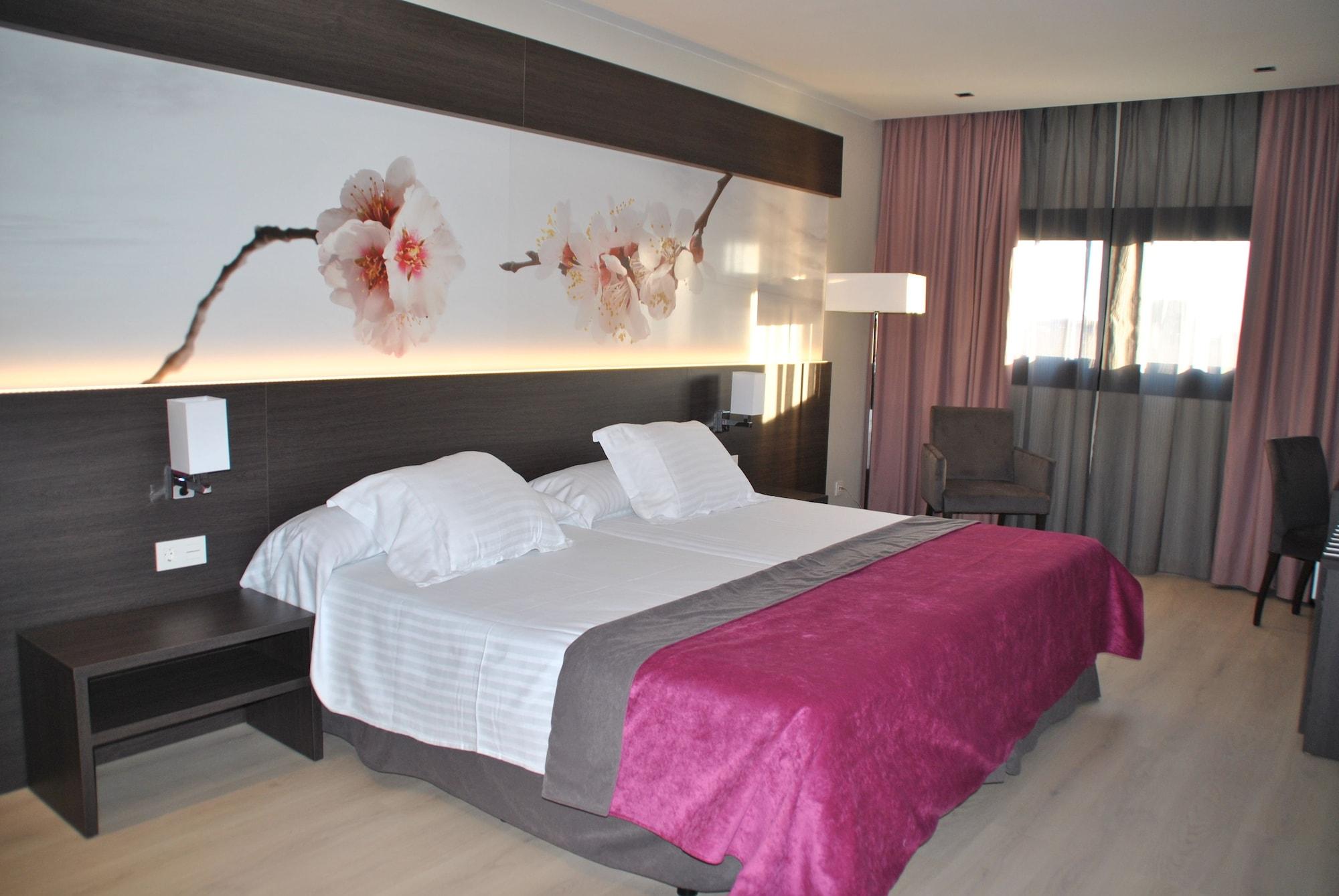 Brea'S Hotel Reus Exterior photo